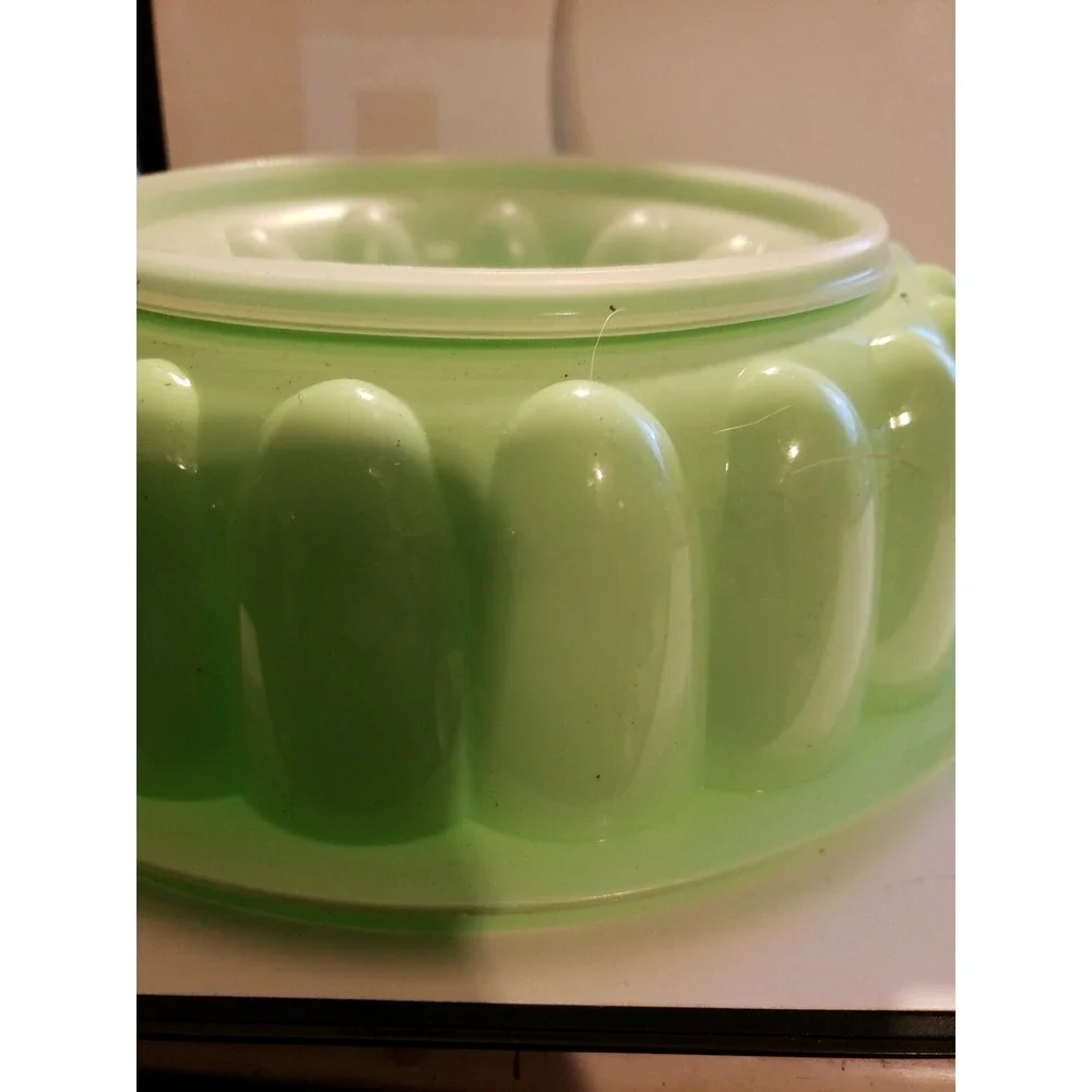 Vintage Tupperware mint‎ green 3 piece gelatin Jello Ice Ring Mold 9 x 4